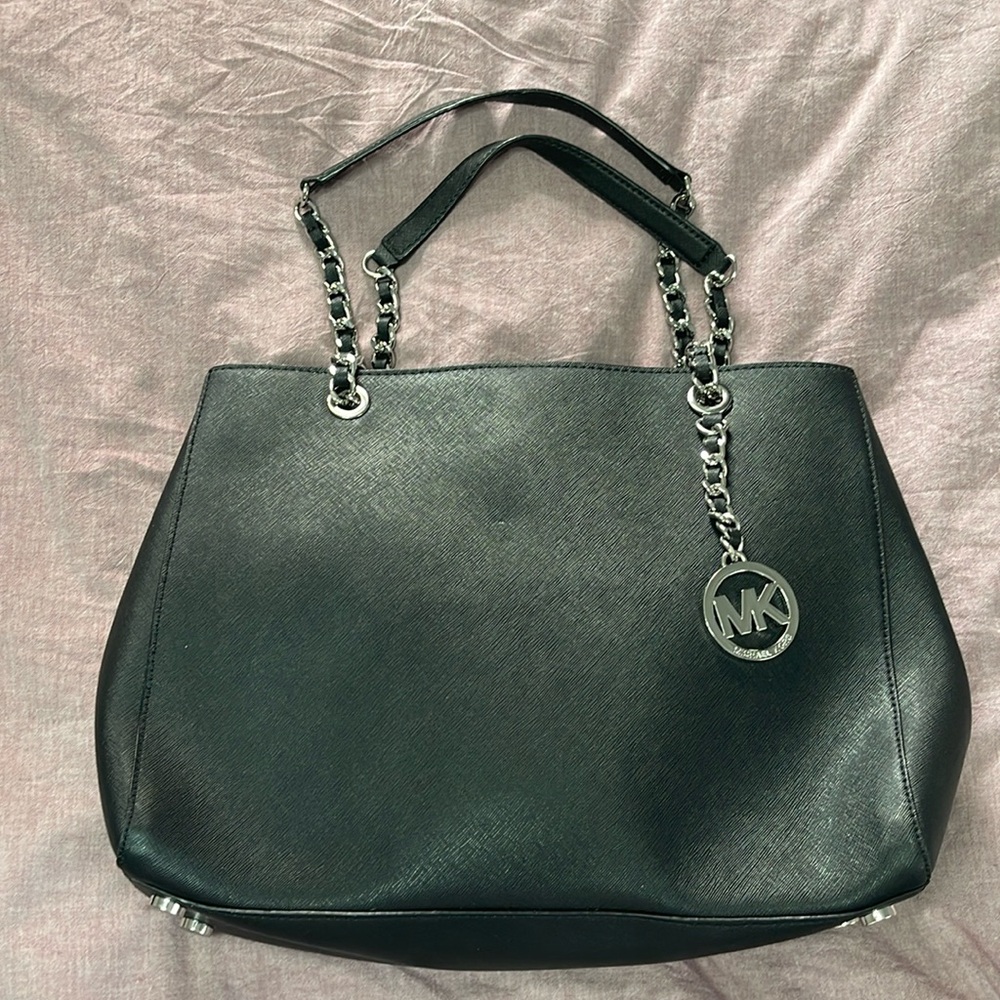 Black Michael Kors leather shoulder bag